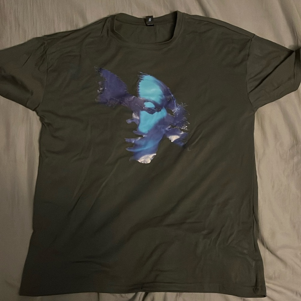 Grey shirt size L